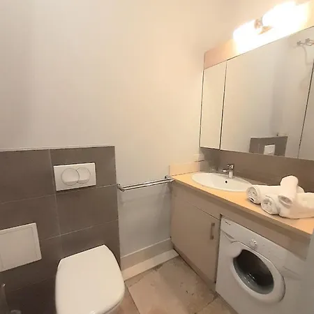 Amber Apartment *